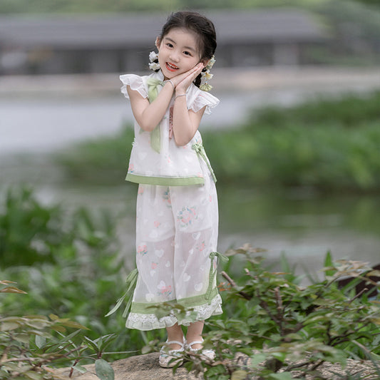 The milk cotton Hanfu suit for girls is very breathable and suitable for traditional festivals in summer