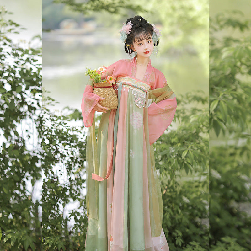 Hanfu made of breathable material suitable for spring and summer is very traditional Chinese style, and is also suitable for modern people to travel, spring outings, photography